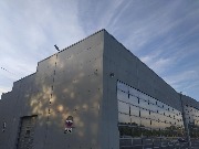 Резиновая краска «Farbe Gummi» на сендвич панелях при обновлении фасада автосалона, фото 4